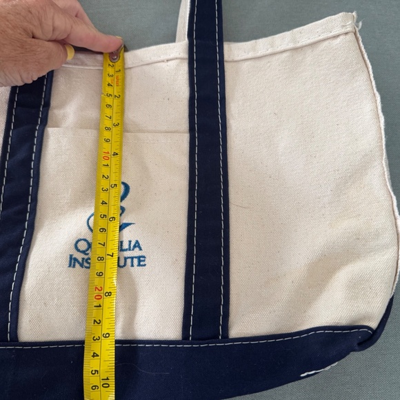 LL Bean Boat and Tote, Open Top , Cream color with Navy Blue Trim - Picture 3 of 8